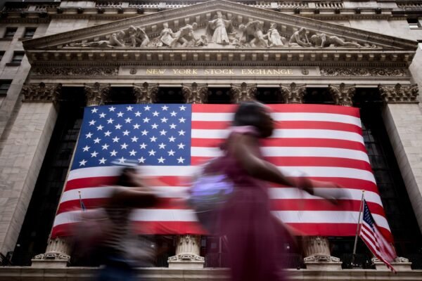 stocks-hit-another-record-as-house-sends-trump-$4.5-trillion-bill-to-kick-off-july-4-weekend