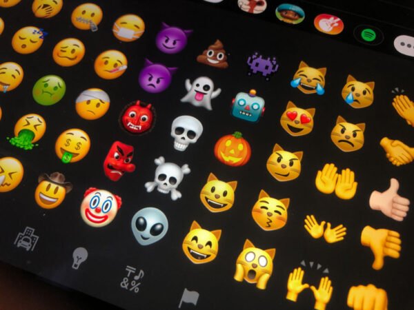 apple-news+-adds-a-new-game-that-uses-emoji-and-genmoji-to-sovle-puzzles